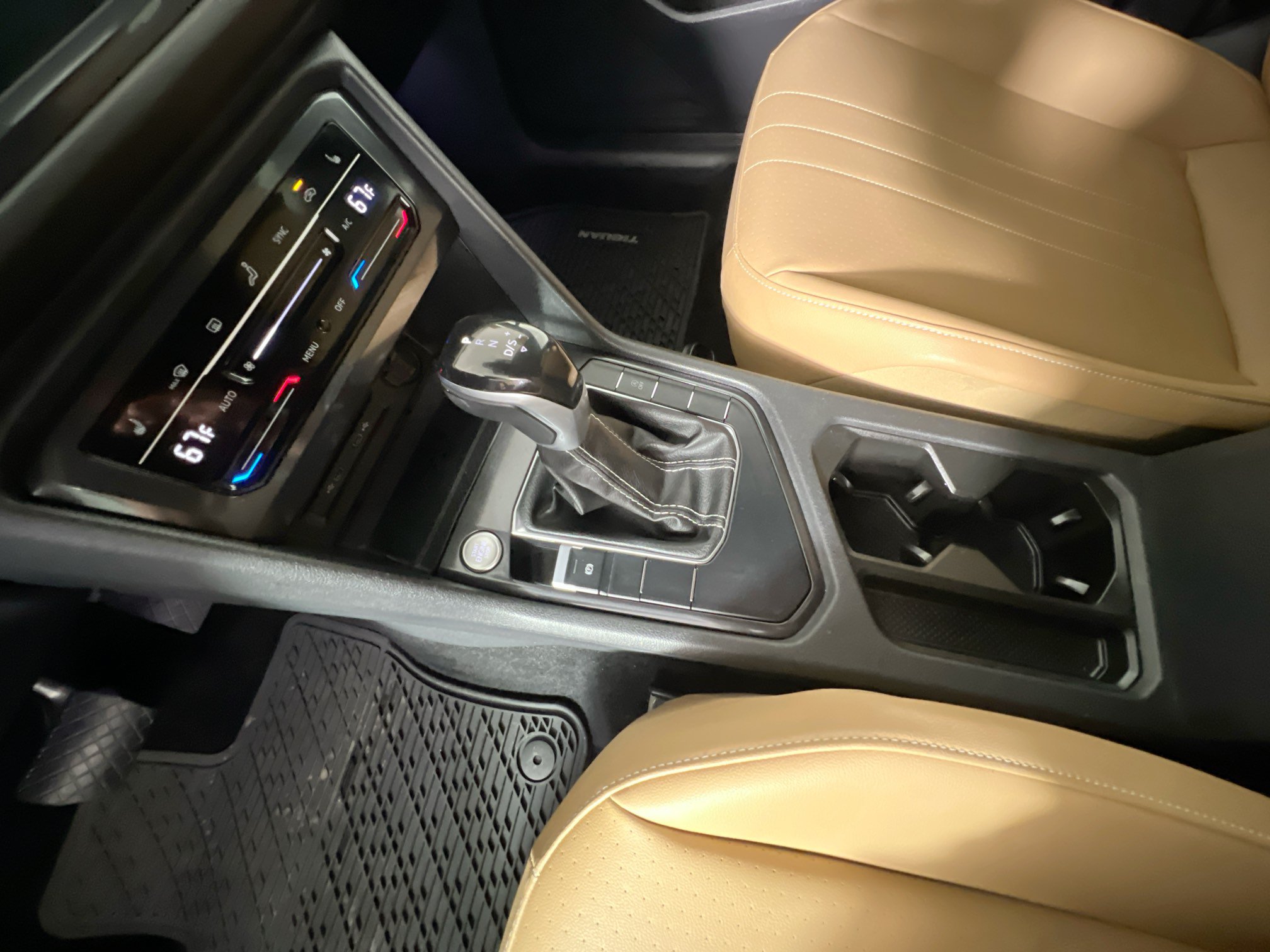 Used 2023 Volkswagen Tiguan SE w/ Panoramic Sunroof Package FWD image 25