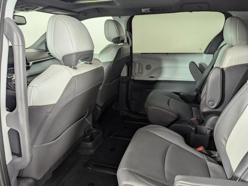 Used 2023 Toyota Sienna XSE image 16