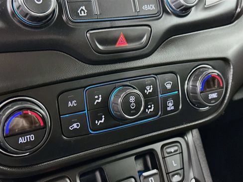 Used 2021 GMC Terrain SLT w/ Elevation Edition AWD/4WD image 16