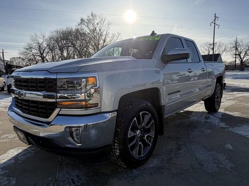 Used 2018 Chevrolet Silverado 1500 LT w/ All Star Edition image 3