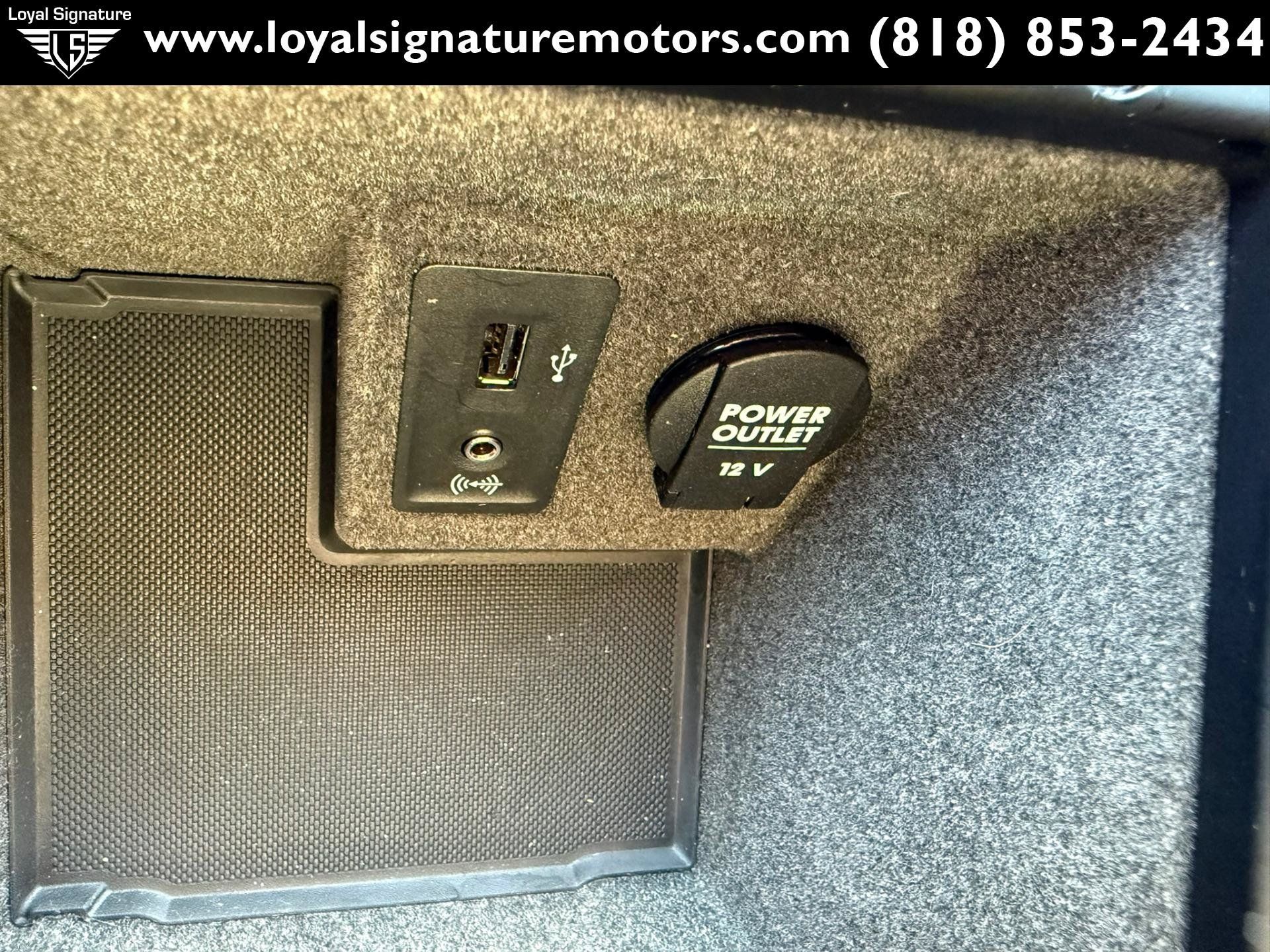 Used 2017 Porsche Macan AWD/4WD image 32