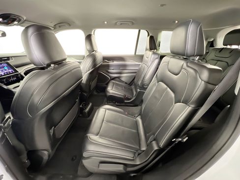 Used 2021 Jeep Grand Cherokee L Limited image 23