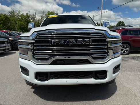 Used 2026 RAM 2500 Laramie AWD/4WD image 2