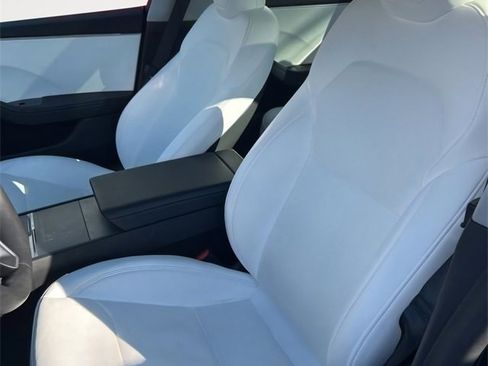 Used 2025 Tesla Model 3 Long Range image 11