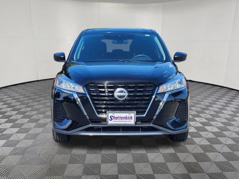Used 2022 Nissan Kicks S FWD image 2