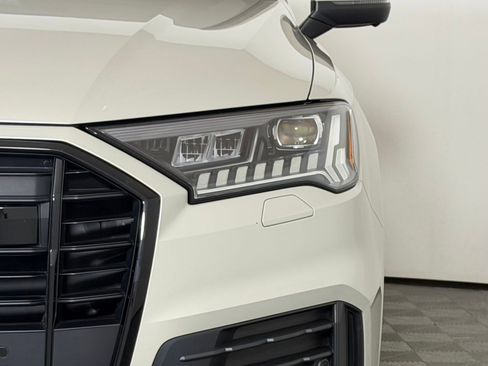 Used 2023 Audi Q7 2.0T Premium Plus w/ Premium Plus Package AWD/4WD image 11