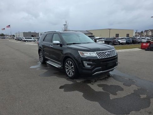 Used 2016 Ford Explorer Platinum image 3