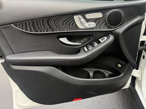 Used 2017 Mercedes-Benz GLC 300 4MATIC w/ Premium 1 Package image 21