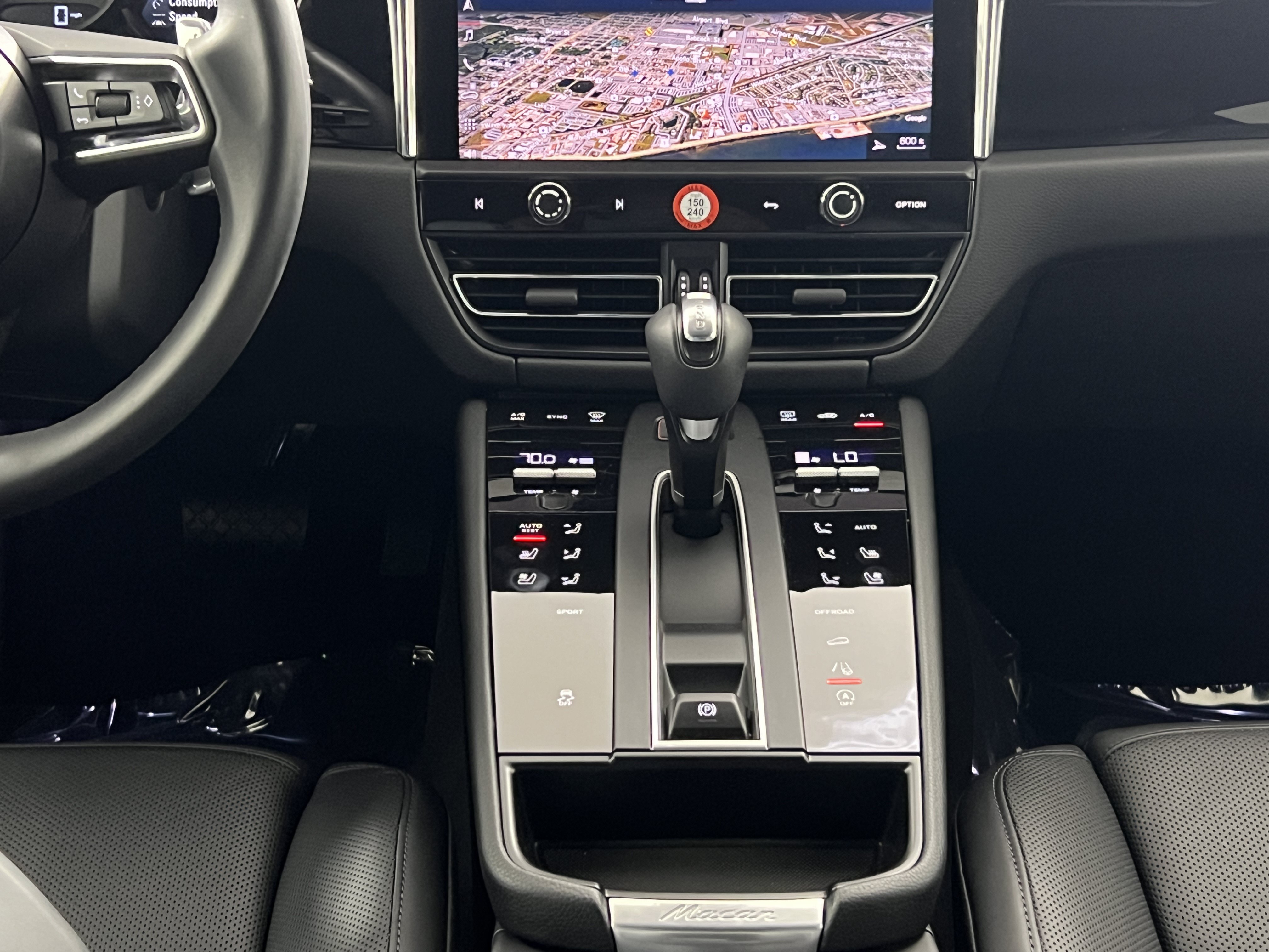 Certified 2026 Porsche Macan AWD/4WD image 20