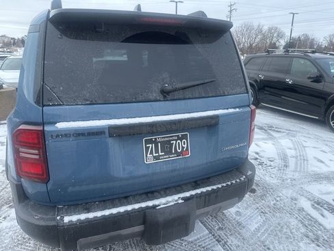 Used 2025 Toyota Land Cruiser image 36