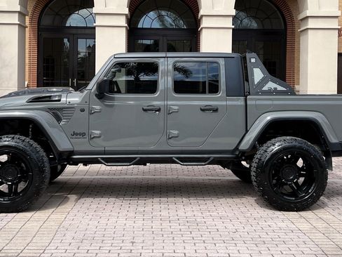 Used 2021 Jeep Gladiator Sport AWD/4WD image 4