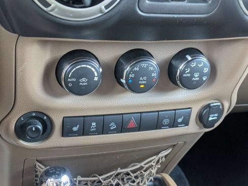 Used 2017 Jeep Wrangler Unlimited Sahara w/ Dual Top Group AWD/4WD image 24