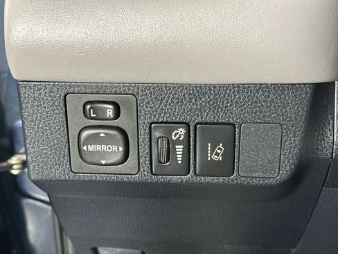 Used 2018 Toyota RAV4 XLE image 26