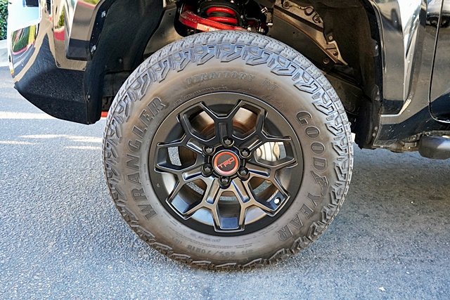 Used 2025 Toyota Tacoma TRD Pro AWD/4WD image 15