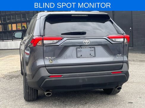 Used 2025 Toyota RAV4 XLE AWD/4WD image 8