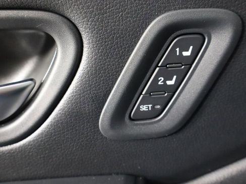 Used 2025 Honda Pilot TrailSport image 22