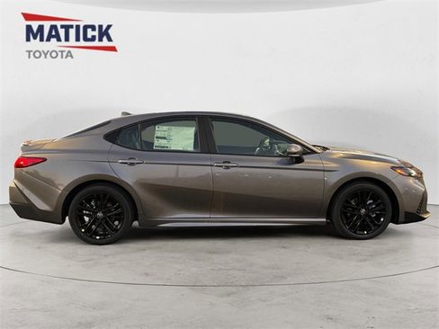 New 2026 Toyota Camry SE image 8