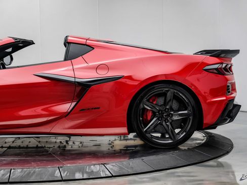 Used 2023 Chevrolet Corvette Z06 w/ Stealth Interior Trim Package RWD image 12
