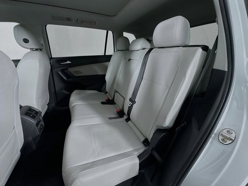 Used 2021 Volkswagen Tiguan SEL w/ 3rd Row Seat Package AWD/4WD image 24