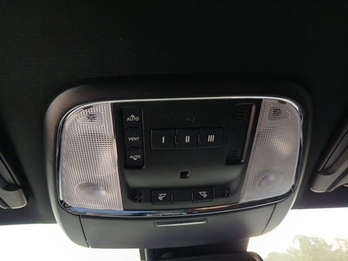 Used 2022 Dodge Charger Scat Pack w/ Daytona Edition Group image 37