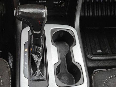 Used 2020 Chevrolet Colorado LT w/ Safety Package image 13