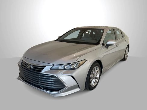 Used 2021 Toyota Avalon XLE image 1
