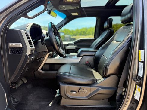 Used 2015 Ford F150 Lariat image 12