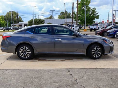 Used 2025 Nissan Altima 2.5 SV FWD image 20