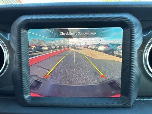 Used 2023 Jeep Gladiator Overland AWD/4WD image 22