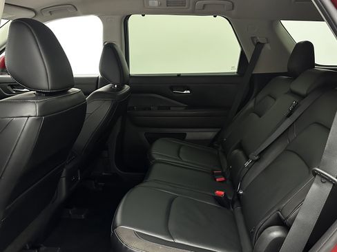 Used 2022 Nissan Pathfinder SL image 30