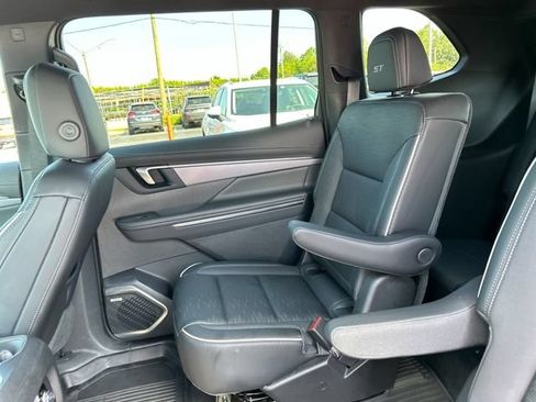 Used 2026 Buick Enclave Sport Touring w/ Super Cruise Package AWD/4WD image 19