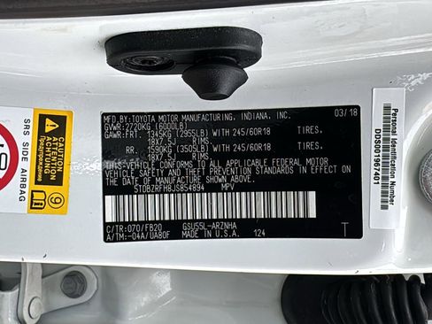 Used 2018 Toyota Highlander LE image 23