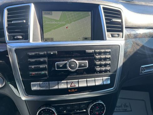 Used 2013 Mercedes-Benz GL 550 4MATIC image 18