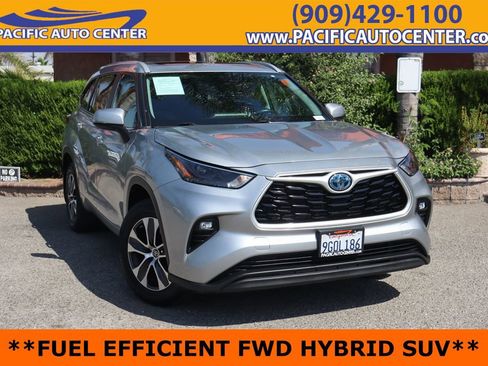 Used 2023 Toyota Highlander XLE FWD image 1