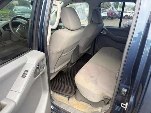 Used 2018 Nissan Frontier 2WD Crew Cab image 9