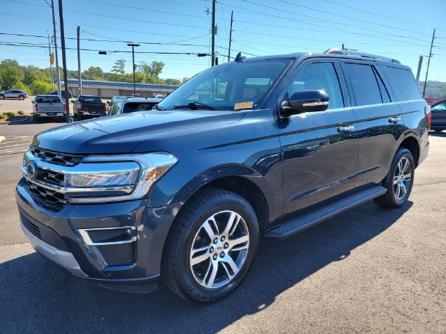 Used 2024 Ford Expedition Limited RWD image 3