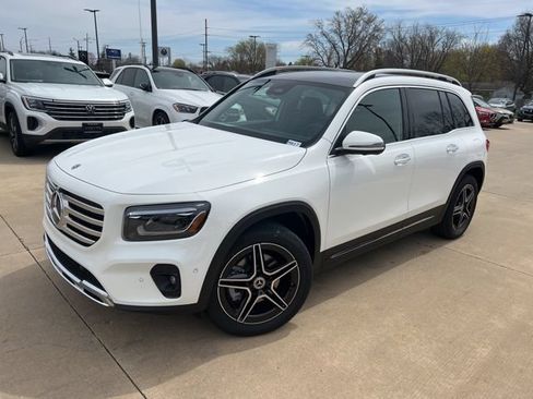 New 2026 Mercedes-Benz GLB 250 4MATIC image 3