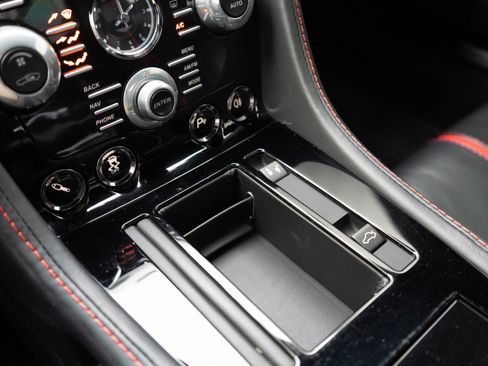 Used 2015 Aston Martin V12 Vantage S image 22