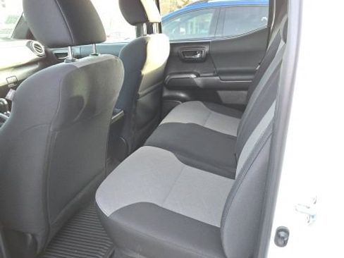 Used 2023 Toyota Tacoma TRD Off-Road w/ Technology Package image 22