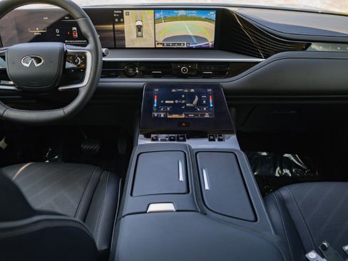 Certified 2025 INFINITI QX80 Luxe AWD/4WD image 21