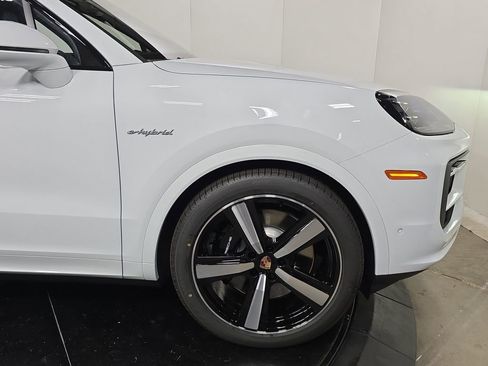 New 2026 Porsche Cayenne S image 11
