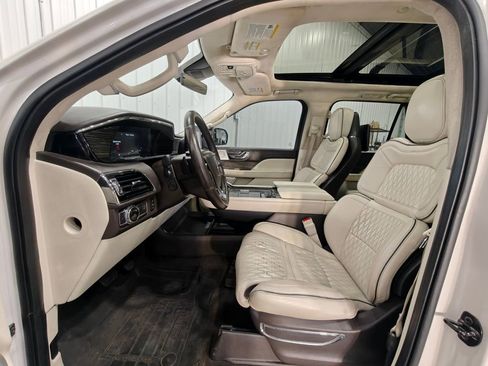 Used 2019 Lincoln Navigator Black Label w/ Cargo Package AWD/4WD image 38