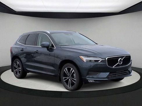 Used 2020 Volvo XC60 T5 Momentum image 2