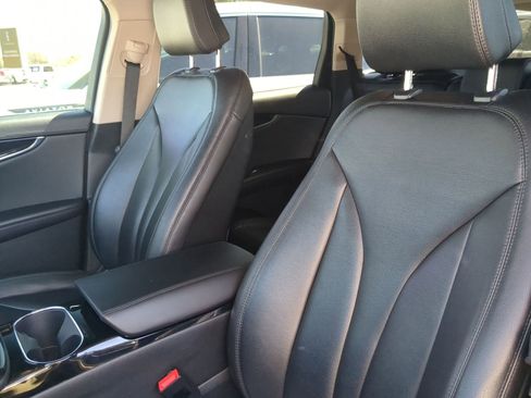 Used 2023 Lincoln Nautilus AWD w/ Premium Package image 10