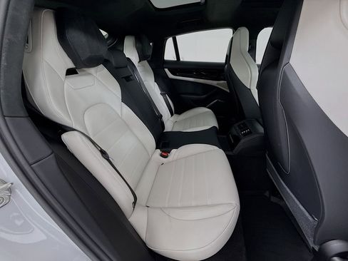 Certified 2025 Porsche Panamera GTS image 32