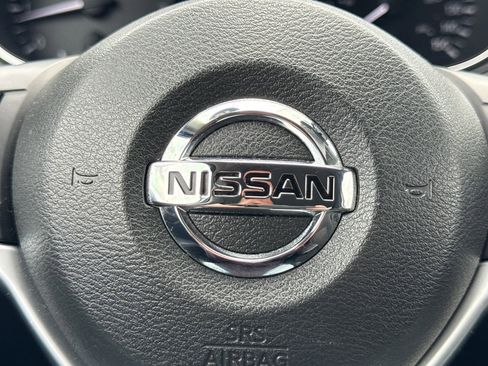 Used 2019 Nissan Rogue SV FWD image 26