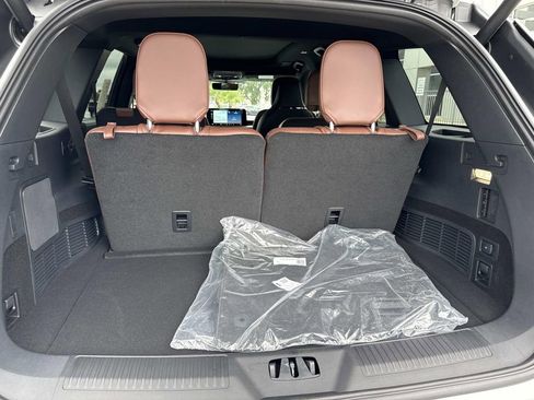 New 2025 Lincoln Aviator Reserve w/ Equipment Group 201A image 11