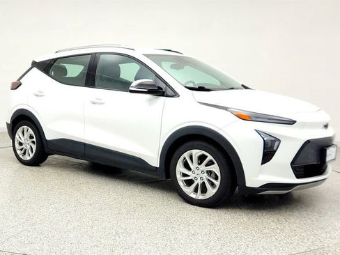 Used 2023 Chevrolet Bolt EUV LT w/ Driver Confidence Package image 3