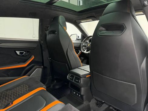 Used 2022 Lamborghini Urus AWD/4WD image 13