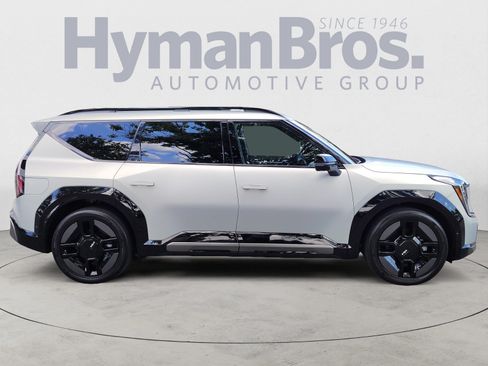 Used 2024 Kia EV9 GT-Line AWD/4WD image 2